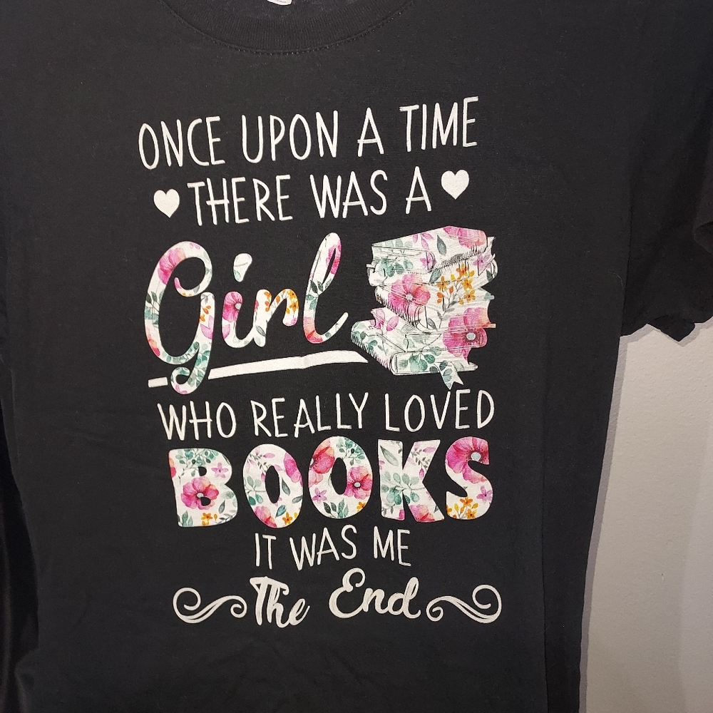 FLORAL BOOK TSHIRT (NWOT)